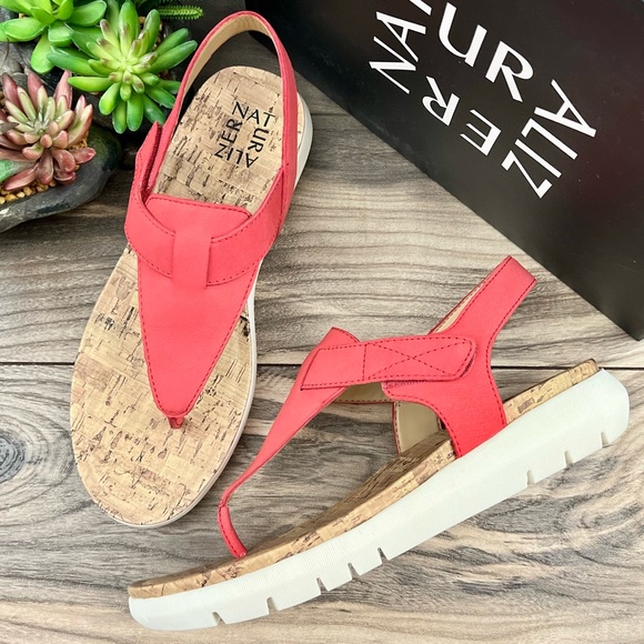 NIB Naturalizer Lincoln Leather Comfort Platform Thong Sandal Coral - Picture 1 of 12